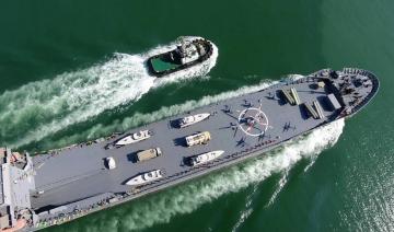 L’Iran révèle un nouveau navire de guerre polyvalent