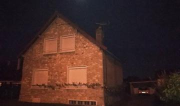 Yvelines: une fillette et son frère poignardés par leur tante, le garçon décédé