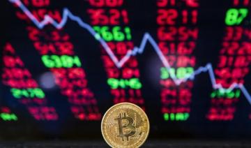Entre bitcoins perdus et flambée des cours: combien pèsent les cryptomonnaies? 
