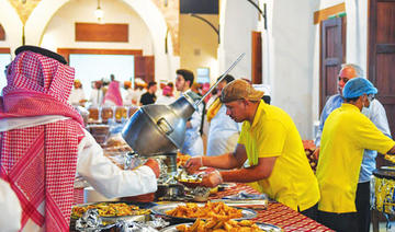 Les familles saoudiennes accueillent le ramadan avec un optimisme prudent