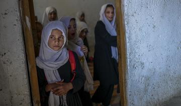 Collèges et lycées rouvrent pour les garçons uniquement en Afghanistan 