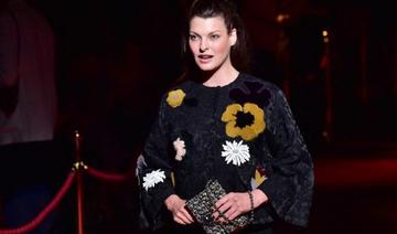 Linda Evangelista assiste au défilé de la collection Dolce & Gabbana lors de la Fashion Week printemps-été 2015 à Milan, le 21 septembre 2014 (Photo, AFP)