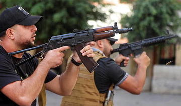 Quand les villes sont vides... Des hommes armés se mobilisent