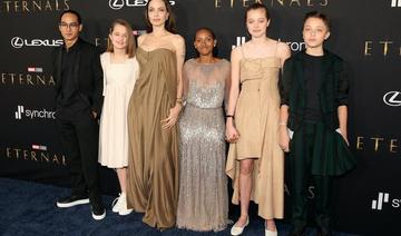 La robe emblématique Elie Saab d'Angelina Jolie illumine l'avant-première de Eternals
