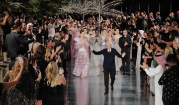 À Dubaï, le défilé éblouissant du créateur italien Giorgio Armani 