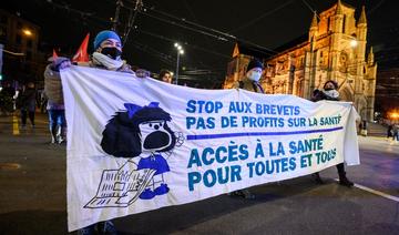 Vaccins Covid: une centaine de manifestants demandent la levée des brevets 