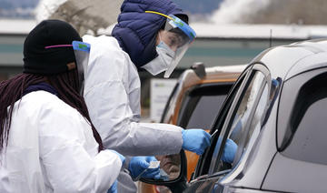 Omicron se propage à un rythme inédit, les experts craignent une «tempête» 