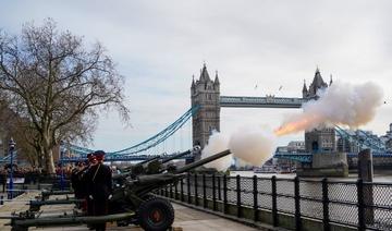 Tirs de canon en l'honneur d'Elizabeth II, reine depuis 70 ans 