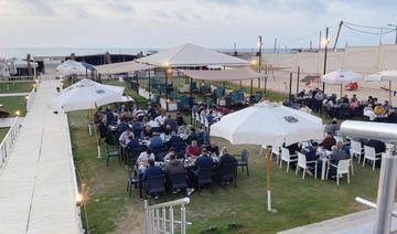 À Gaza, les familles se réunissent autour d’un iftar en bord de mer