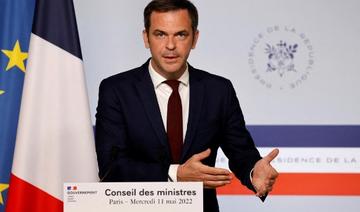 Covid-19: le masque ne sera bientôt plus obligatoire dans les transports 