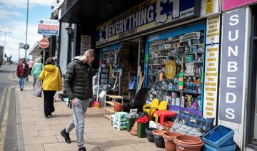 Royaume-Uni: lesté par l'inflation, le PIB accélère son repli
