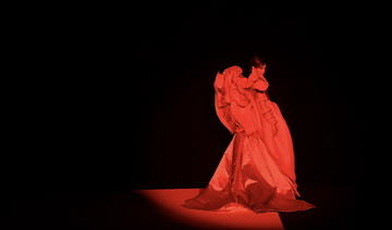 Avec Barbara dans la peau, Stéphane Rolland émeut avec ses robes haute couture