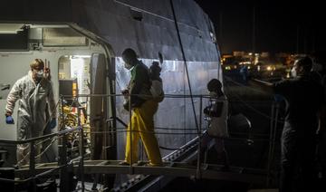 Méditerranée: 1 500 migrants secourus en mer attendent un port d'accueil, selon les ONG