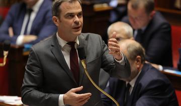 Budget: Véran annonce le 49.3 «probablement» pour mercredi