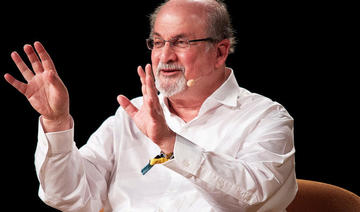 Quatre mois après son attaque, Rushdie dévoile un extrait de son prochain roman