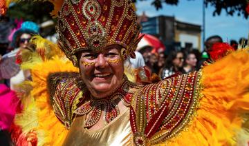 Les costumes du carnaval de Rio s'offrent une nouvelle vie de paillettes