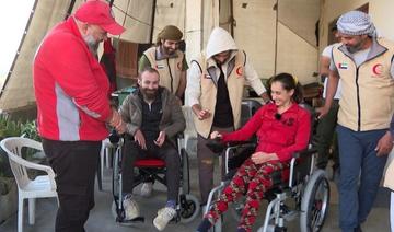 Le Croissant-Rouge des Émirats fournit des fauteuils roulants électriques à des Syriens touchés par le séisme