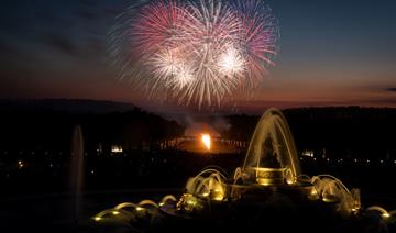 Spectacle des fontaines de Versailles en soirée d'été