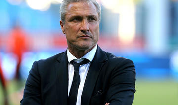 Foot: Accusé de propos racistes, l'ex- international français Bernard Casoni s'excuse 