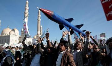 Les missiles lancés par les Houthis touchent un navire à destination de l’Iran en mer Rouge