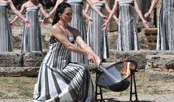 JO-2024: le relais de la flamme, un rituel pas si antique Paris, France