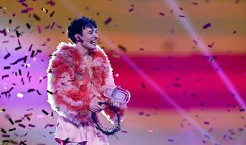 Retour en Suisse triomphal pour l'interprète Nemo après son sacre à l'Eurovision