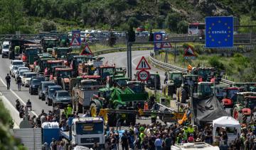 Les agriculteurs lèvent leur blocage frontalier, reprise progressive du trafic