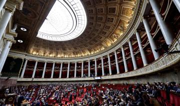 Nouveau renoncement à gauche pour Matignon, la droite présente son "pacte législatif"