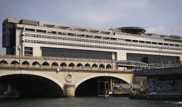 La gauche bloquée, Macron et Attal affinent leur stratégie Paris, France