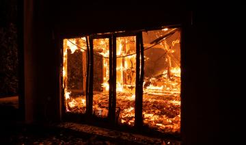 Athènes menacée par les flammes, la Grèce appelle l'UE à l'aide