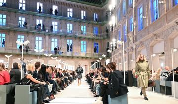 Fashion Week de Paris: Louis Vuitton invite au voyage, des airs d'adieu chez Loewe