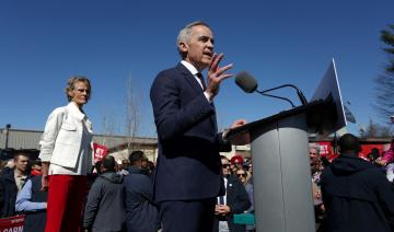 Au Canada, le Premier ministre Mark Carney est toujours en tête, alors qu'un vote décisif est prévu dans une semaine