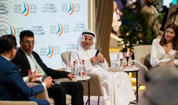 Journalistes et législateurs arabes appellent à une réforme des médias lors du sommet de Dubaï