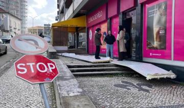 Intempéries au Portugal: cinq morts, 450.000 clients toujours sans électricité 