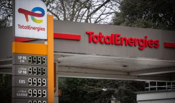 Les cours du pétrole baissent, les craintes sur l'approvisionnement s'atténuent 