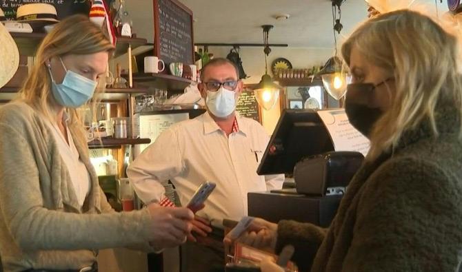 «Quand une partie de la population contrôle une autre partie de la population, ce n'est pas bon», déplore Alain Fontaine, président de la société française des Maîtres restaurateurs. (Photo, AFP)