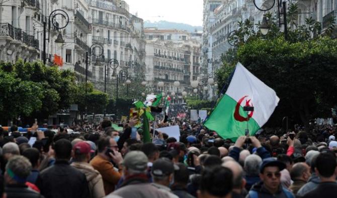 Les 70 personnes détenues dans le cadre du Hirak, un mouvement marqué par d'importantes manifestations de février 2019 jusqu'à début 2020, ont été remises en liberté mercredi et jeudi dans l'attente de leurs procès à la suite des poursuites engagées. (Photo, AFP)