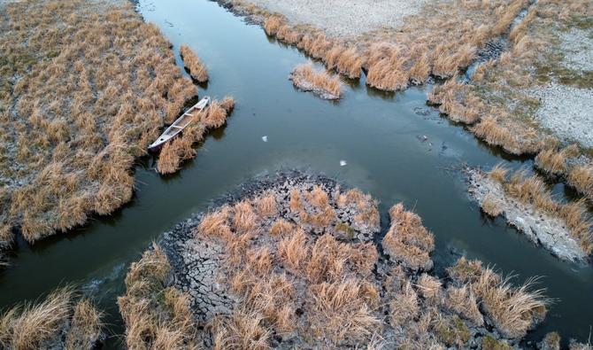 Un canal du marais d'Umm El Wadaa, au sud-est de la ville irakienne de Nasiriyah dans la province irakienne de Dhi Qar, le 16 août 2022. (Photo, AFP)