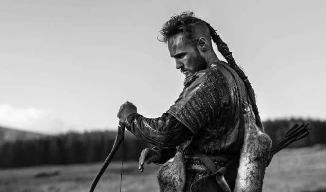 Jordan Patrick Smith, qui joue dans la série Vikings, sera présent à la convention Stars Con de Dubaï. (Instagram)
