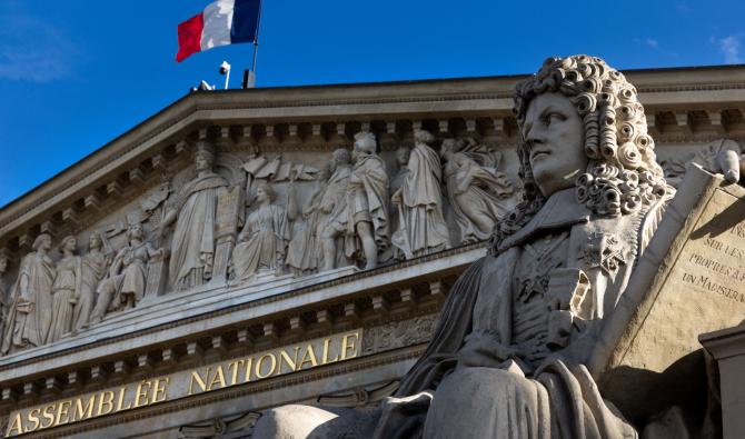 Matignon: la gauche propose Lucie Castets, une haute fonctionnaire engagée pour la défense des services publics 