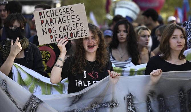 La fragile Ve République pourrait vaciller...