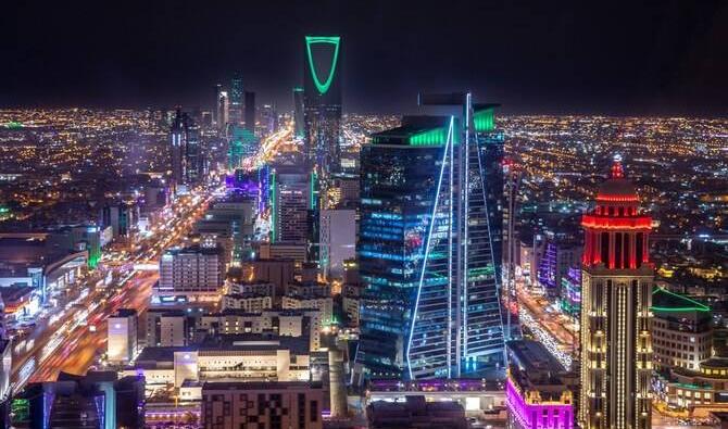  Alors que d'autres débattent, l'Arabie saoudite construit et s'adapte